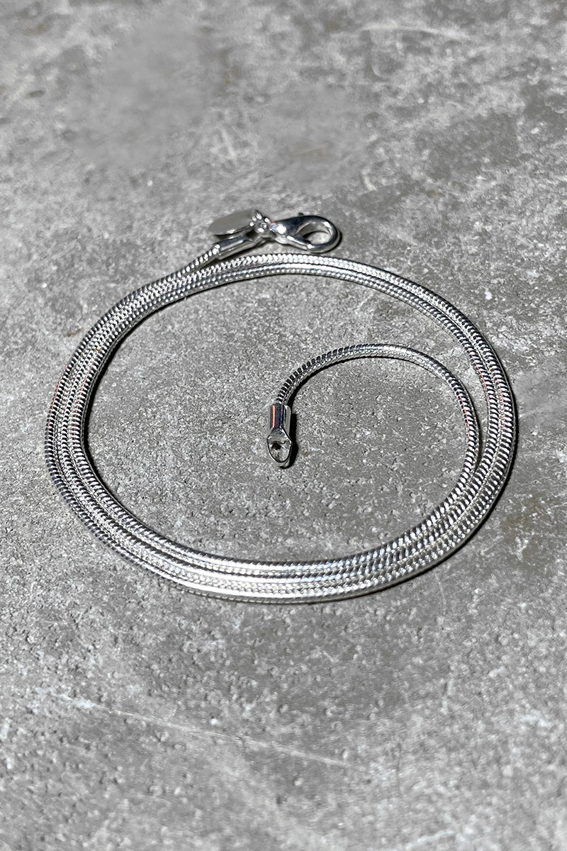 925 SILVER SNAKE CHAIN NECKLACE / SILVER [SIZE: ONE SIZE USED]