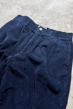 画像をギャラリービューアに読み込む, 90&#39;S TUCK CORDUROY PANTS / NAVY [SIZE: 32 USED]

