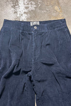 画像をギャラリービューアに読み込む, 90&#39;S TUCK CORDUROY PANTS / NAVY [SIZE: 32 USED]
