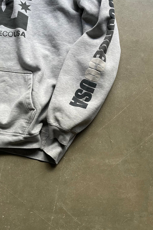 90'S LOGO SWEAT HOODIE / GRAY [SIZE: XL USED]