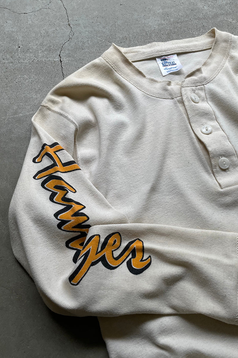 MADE IN USA 80'S L/S HENLEY NECK IOWA COLLEGE T-SHIRT / BEIGE [SIZE: M USED]