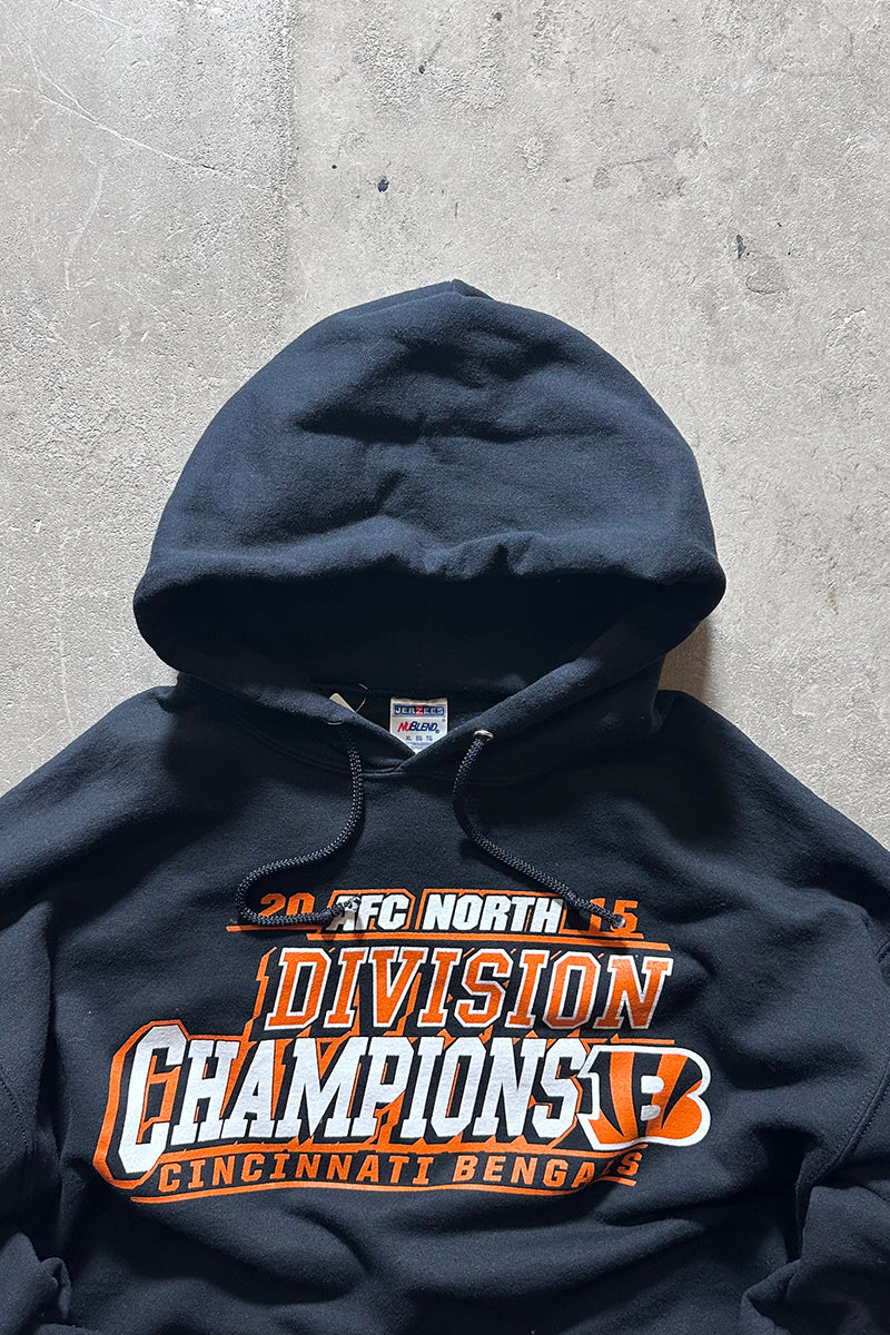 DEVISOIN CHAMPIONS SWEAT HOODIE / BLACK [SIZE: XL USED]