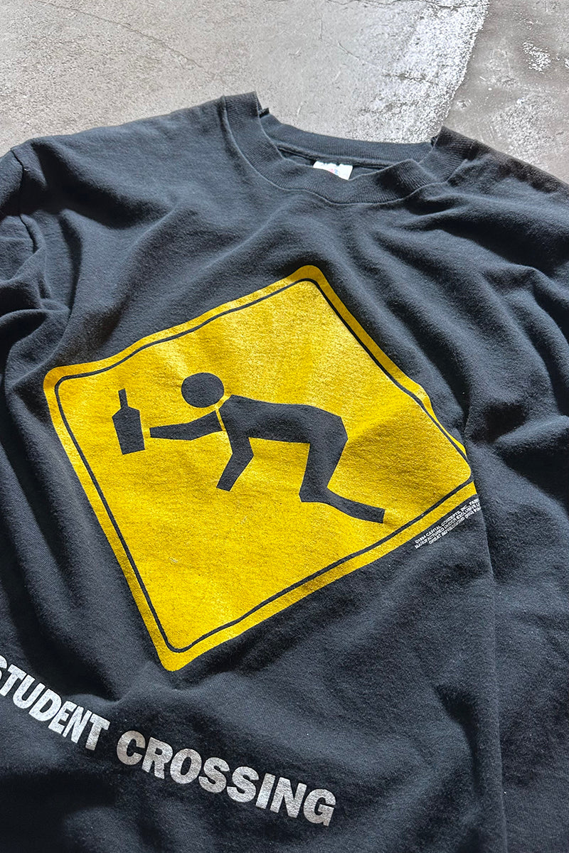 MADE IN USA 94'S STUDENT CROSSING PRINT T-SHIRT / BLACK [SIZE: XL USED]