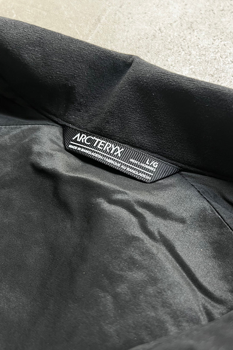 ATOM LT VEST / BLACK [SIZE: L USED]