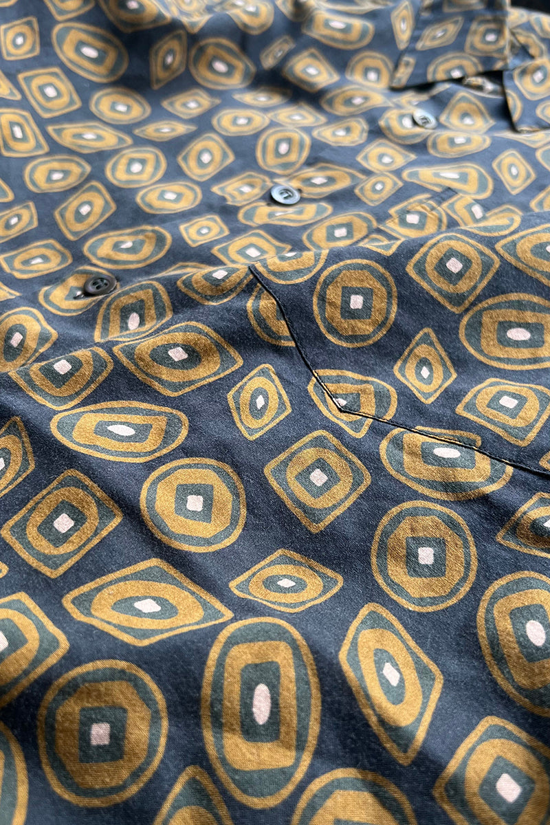 MADE IN PORTUGAL L/S PATTERN SHIRT / NAVY [SIZE: 50 USED]