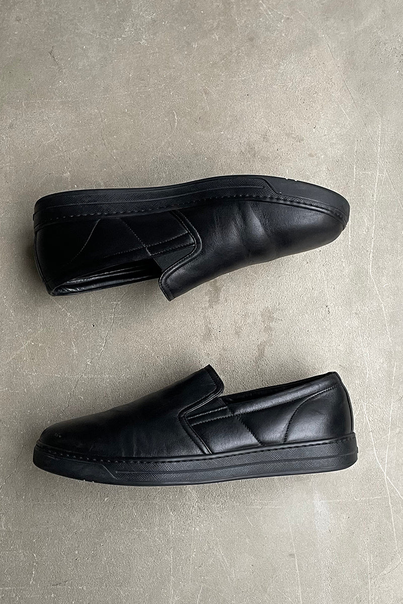 MADE IN ITALY SLIP-ON LEATHER SNEAKERS / BLACK [SIZE: US8.5 (approx. 26.5cm) USED]