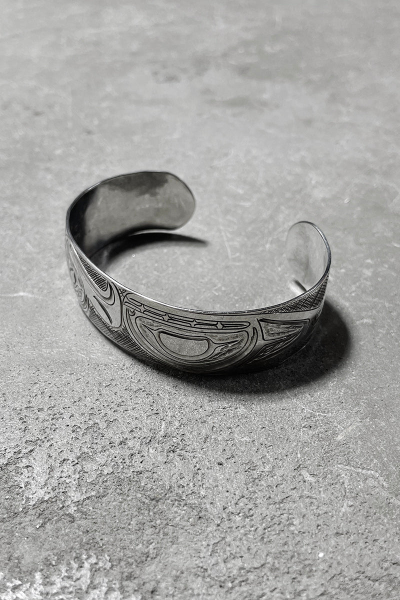 NATIVE DESIGN BANGLE / SILVER [SIZE: ONE SIZE USED]