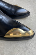 画像をギャラリービューアに読み込む, MADE IN ITALY 22AW METAL CAP POINTED TOE LOAFERS / BLACK [SIZE: 40 (25.0cm相当) NOS/DEADSTOCK]
