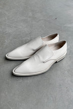 画像をギャラリービューアに読み込む, MADE IN ITALY LEATHER 22AW POINTED TOE LOAFERS / WHITE [SIZE: 40 (25.0cm相当) NOS/DEADSTOCK]

