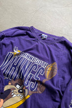 画像をギャラリービューアに読み込む, 94&#39;S NFL VIKINGS WARNER BROS L/S T-SHIRT / PURPLE [SIZE: XL USED]
