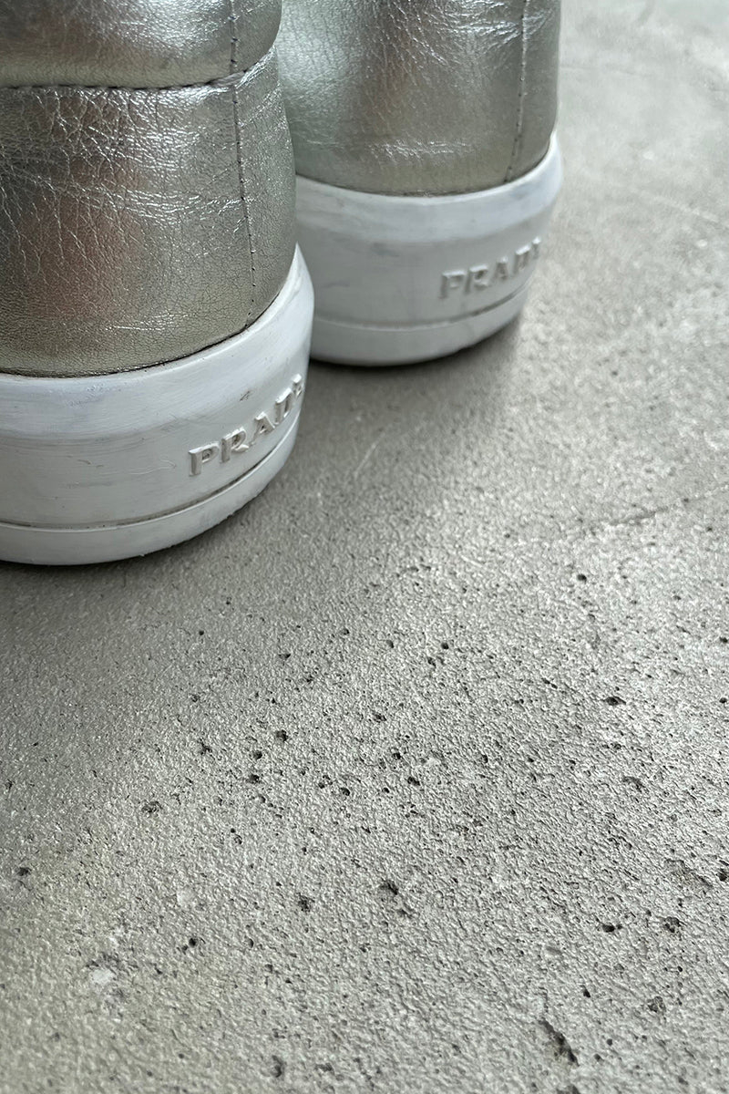 LOW CUT SNEAKERS / SILVER [SIZE: 39 (equivalent to 24.5cm) USED]