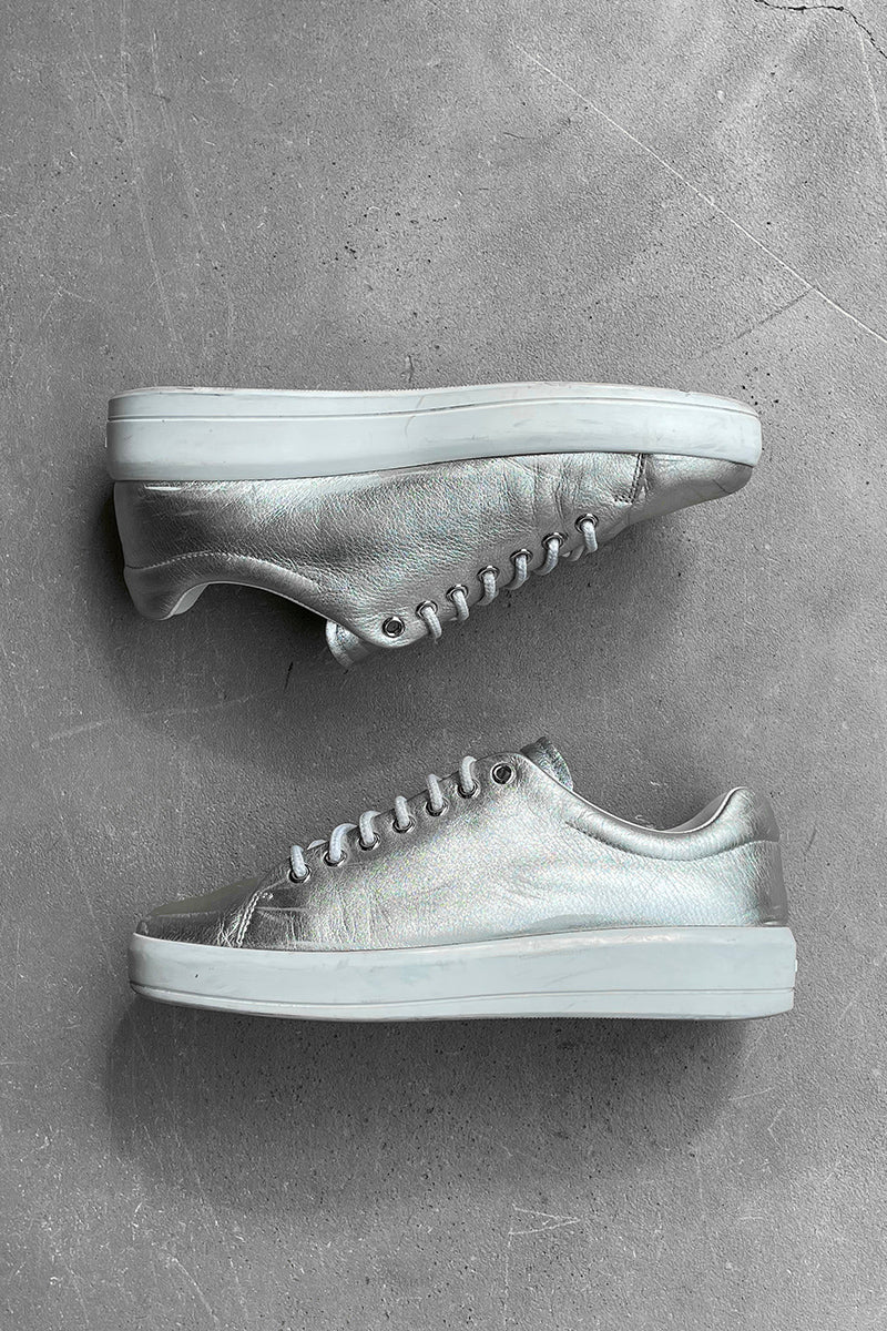 LOW CUT SNEAKERS / SILVER [SIZE: 39 (equivalent to 24.5cm) USED]