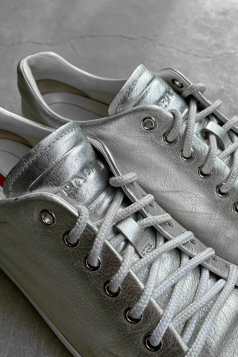 LOW CUT SNEAKERS / SILVER [SIZE: 39 (equivalent to 24.5cm) USED]