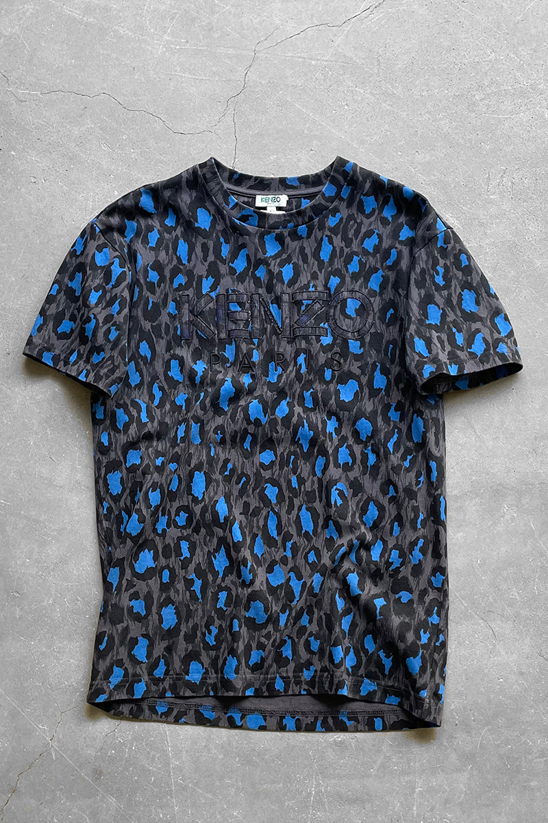 LOGO LEOPARD T-SHIRT / CHARCOAL [SIZE: XS USED]