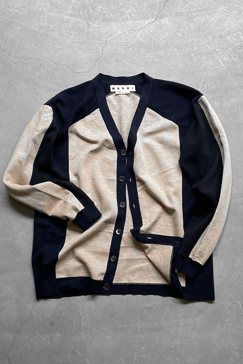 MADE IN ITALY TWO TONE SWITCHING CARDIGAN  / BEIGE/BLACK [SIZE: 50 USED]