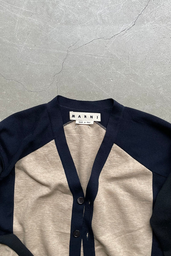 MADE IN ITALY TWO-TONE SWITCHING CARDIGAN / BEIGE/BLACK [SIZE: 50 USED]