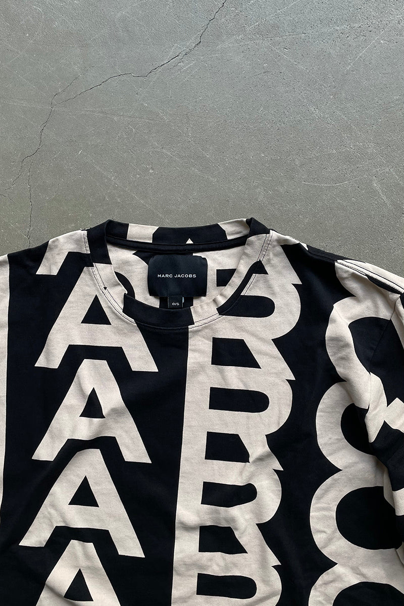 MONOGRAM PATTERN T-SHIRT / BLACK [SIZE: OS USED]