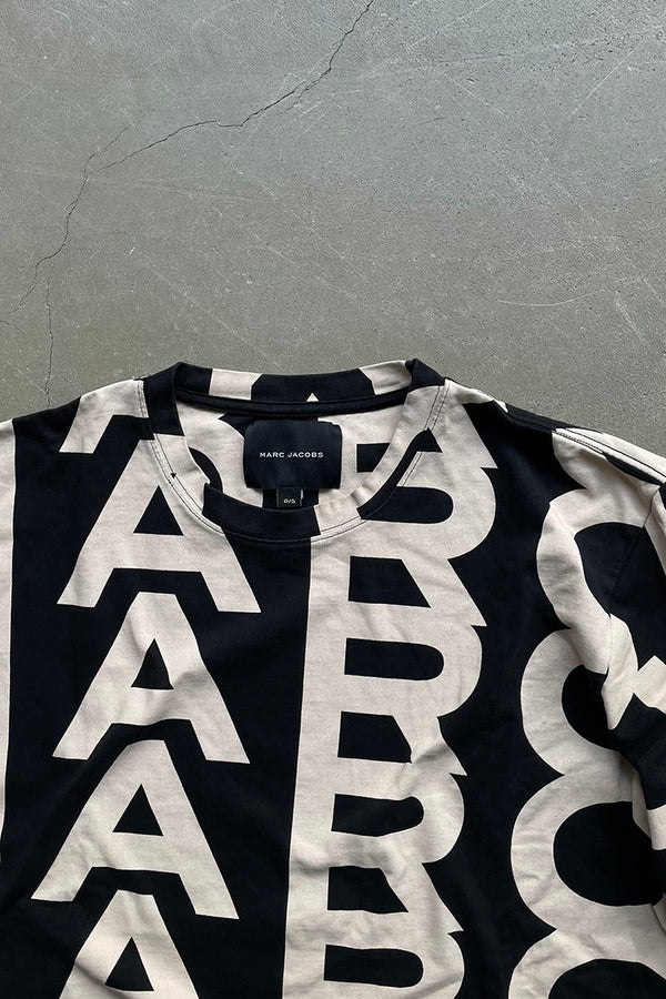 MONOGRAM PATTERN T-SHIRT / BLACK [SIZE: OS USED]