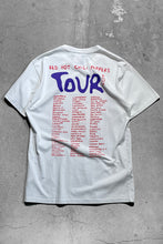 画像をギャラリービューアに読み込む, 22-24&#39;S RED HOT CHILIPEPPERS UNLIMITED LOVE WORLD TOUR BAND T-SHIRT  / WHITE [SIZE: M USED]
