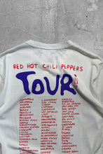 画像をギャラリービューアに読み込む, 22-24&#39;S RED HOT CHILIPEPPERS UNLIMITED LOVE WORLD TOUR BAND T-SHIRT  / WHITE [SIZE: M USED]
