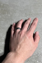 画像をギャラリービューアに読み込む, 925 SILVER RING W/ONYX / SILVER [SIZE: 15号相当 USED]
