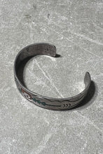 画像をギャラリービューアに読み込む, NAVAJO SILVEWR BRACELET W/STONES CHIP INLAY/ SILVER [SIZE: ONE SIZE USED]
