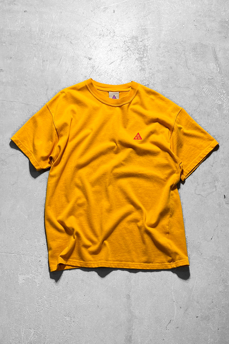 ONE POINT LOGO T-SHIRT / YELLOW [SIZE: M USED]