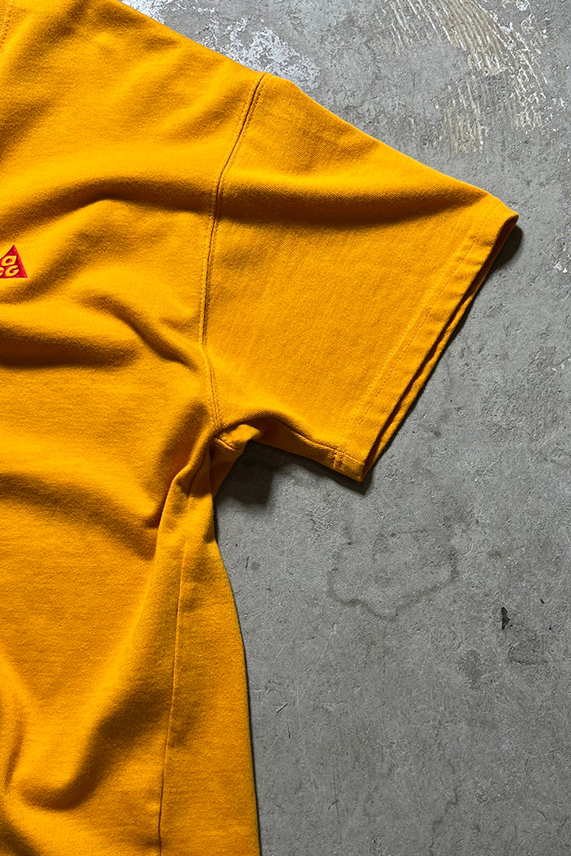 ONE POINT LOGO T-SHIRT / YELLOW [SIZE: M USED]