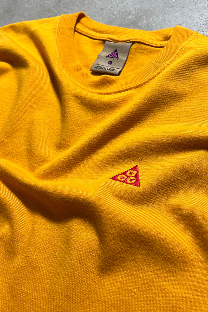 ONE POINT LOGO T-SHIRT / YELLOW [SIZE: M USED]