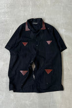 画像をギャラリービューアに読み込む, 90&#39;S CUBA LEATHER DESIGN S/S SHIRT / BLACK [SIZE: L USED]

