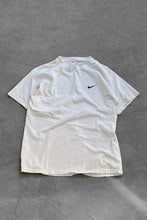 画像をギャラリービューアに読み込む, MADE IN USA 90&#39;S ONE POINT LOGO T-SHIRT / WHITE [SIZE: M USED]
