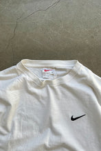 画像をギャラリービューアに読み込む, MADE IN USA 90&#39;S ONE POINT LOGO T-SHIRT / WHITE [SIZE: M USED]
