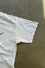 画像をギャラリービューアに読み込む, MADE IN USA 90&#39;S ONE POINT LOGO T-SHIRT / WHITE [SIZE: M USED]
