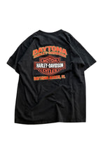 画像をギャラリービューアに読み込む, MADE IN USA Y2K 02&#39;S DAYTONA BEACH PRINT T-SHIRT / BLACK [SIZE: L USED]

