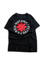 画像をギャラリービューアに読み込む, 09&#39;S RED HOT CHILIPEPPERS BAND T-SHIRT / BLACK [SIZE: L USED]
