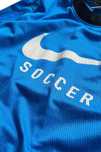 画像をギャラリービューアに読み込む, MADE IN USA 90&#39;S FOOTBALL LOGO GAME SHIRT / BLUE [SIZE: L USED]
