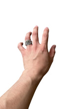画像をギャラリービューアに読み込む, 925 SILVER RING W/STONE / SILVER  [SIZE: 13号 USED]
