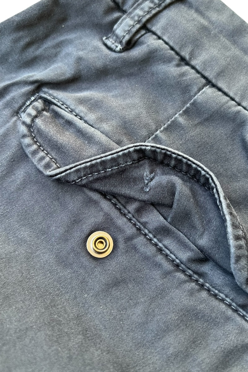 ERGONOMIC FIT CARGO PANTS / NAVY [SIZE: 48 USED]