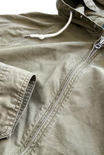 画像をギャラリービューアに読み込む, EXCLUSIVE OF DECORATION ZIP UP HOODIE JACKET 90&#39;S 復刻 / KHAKI [SIZE: L USED]
