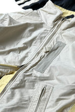 画像をギャラリービューアに読み込む, 90&#39;S OUTER LAYER 3 NYLON SHELL JACKET / BEIGE [SIZE: M USED]
