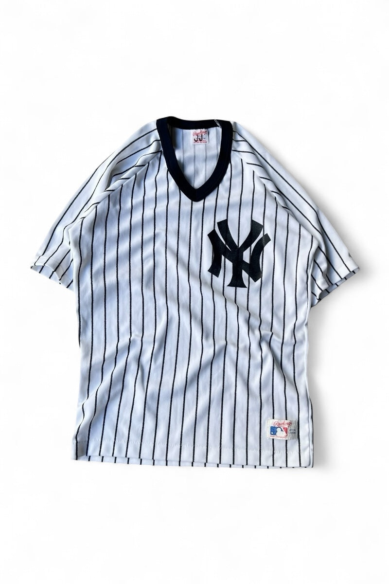 MADE IN USA 80-90'S NY YANKEES V-NECK T-SHIRT / STRIPE [SIZE: M USED]