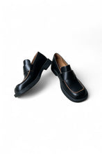 画像をギャラリービューアに読み込む, LEATHER LOAFERS / BLACK [SIZE: 40 (26cm相当) USED]
