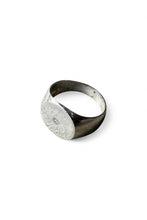 画像をギャラリービューアに読み込む, 925 SILVER SIGNET RING / SILVER  [SIZE: 14号相当 USED]
