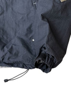 画像をギャラリービューアに読み込む, Y2K EARLY 00&#39;S PULL-OVER RIP STOP NYLON HOODIE JACKET / BLACK [SIZE: XL USED]
