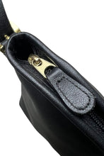 画像をギャラリービューアに読み込む, MADE IN USA 90&#39;S LEATHER SMALL BAG / BLACK [SIZE: ONE SIZE USED]
