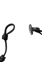 画像をギャラリービューアに読み込む, UNO DE 50 MADE IN SPAIN SILVER AND LEATHER NECKLACE / SILVER [SIZE: ONE SIZE USED]
