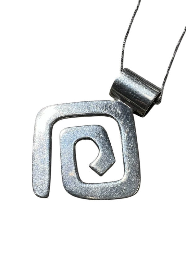 925 SILVER PENDANT NECKLACE / SILVER [SIZE: ONE SIZE USED]