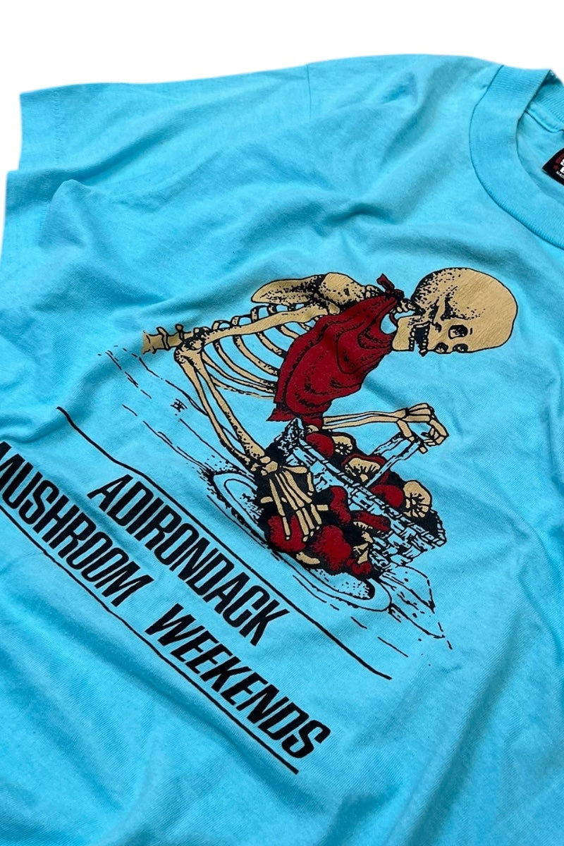 MADE IN USA 90'S ADIRONDACK MUSHROOM WEEKEND T-SHIRT / BLUE [SIZE: M USED]