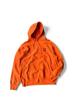 画像をギャラリービューアに読み込む, LOGO ONE POINT SWEAT HOODIE / ORANGE [SIZE: L USED]
