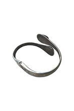 画像をギャラリービューアに読み込む, MADE IN MEXICO 925 SILVER BANGLE W/TIGER EYE / SILVER [SIZE: ONE SIZE USED]
